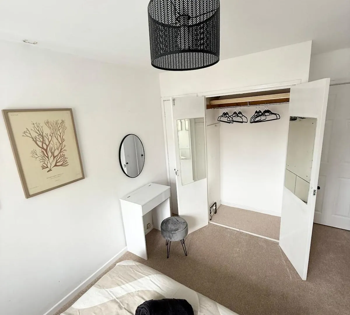 Lovely 2 Bed End Terrace - Private Parking - Garden Cardiff 0*,