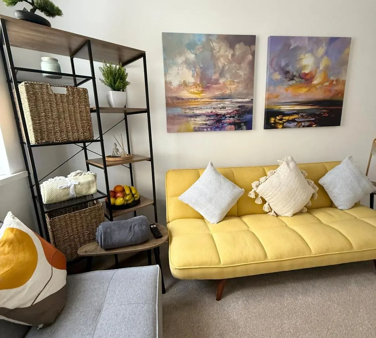 Lovely 2 Bed End Terrace - Private Parking - Garden Cardiff